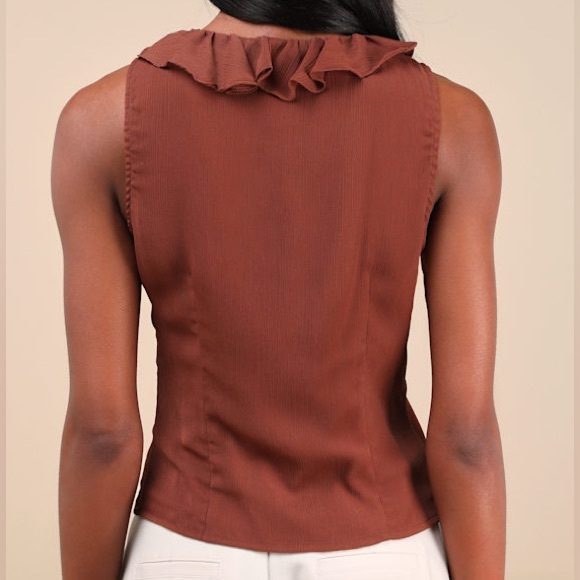✨Lulu's Briella Brown Ruffled Button-Front Top Size S - Picture 3 of 15